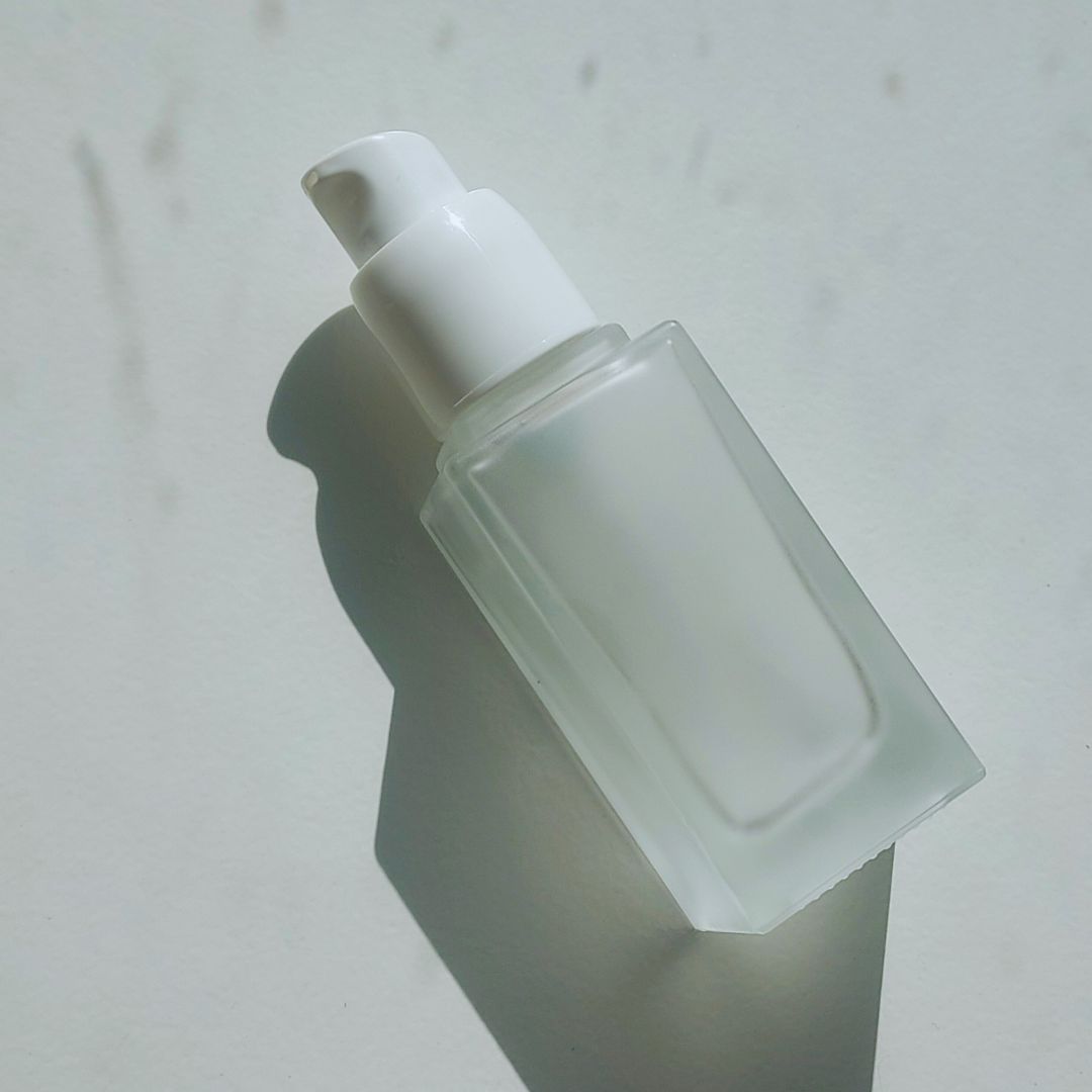 White Pump for Serum - Frosted Glass 30 ml 1 oz - professional skincare Low MOQ - Ataliene Skin care Private Label Atelier