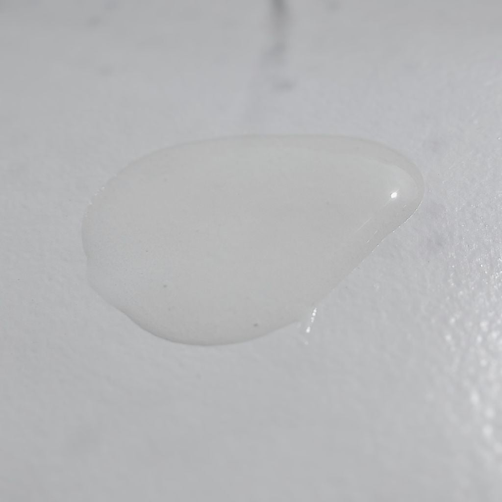 texture of Hydrating Antioxidant Serum with Kakadu for Natural Botanical Private Label - Ataliene Private Label Skincare