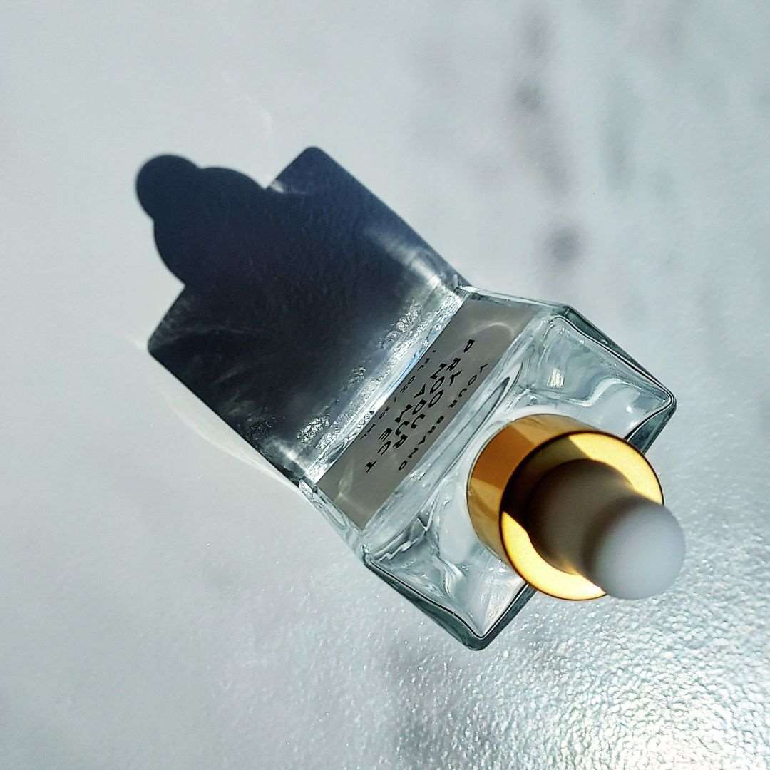 D5G: Square - Clear Glass Bottle with Gold Dropper - Ataliene Skincare Private Label