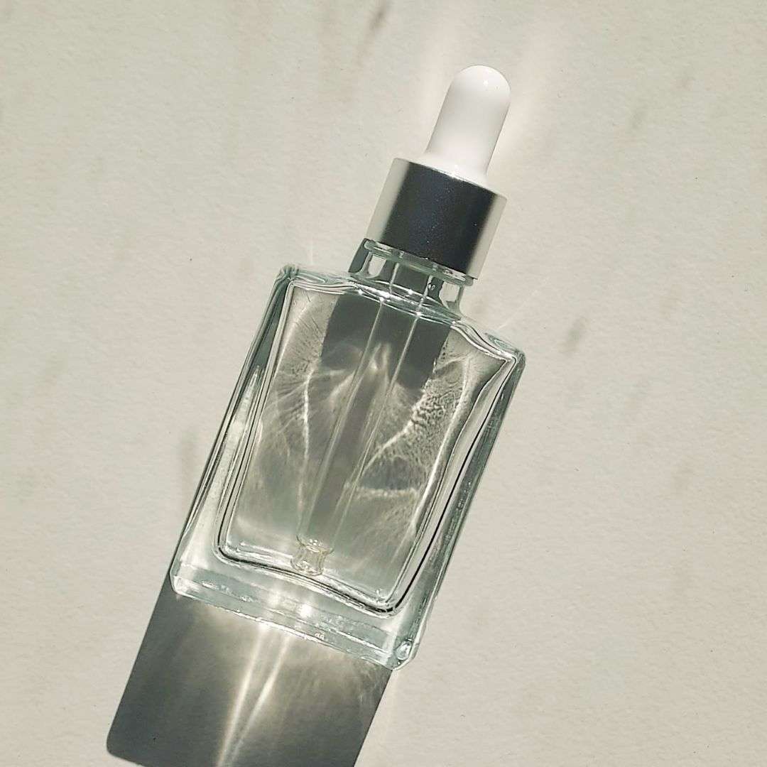 D5S: Square - Clear Glass Bottle with Silver Dropper
