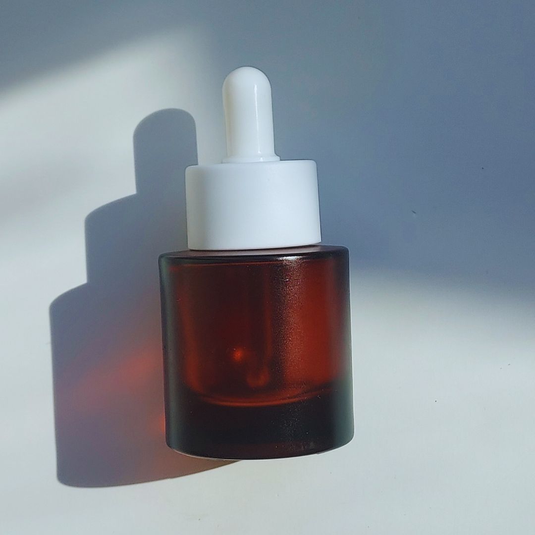 Amber Dropper Bottle - Heavy Glass - White Dropper for private label skincare - Ataliene Private Label