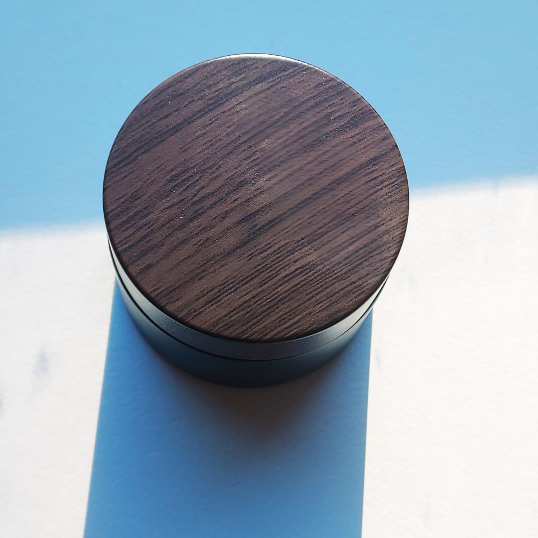 Wood lid on Black Glass Jar 1.7 oz for skincare - Ataliene Skincare Private Label Atelier