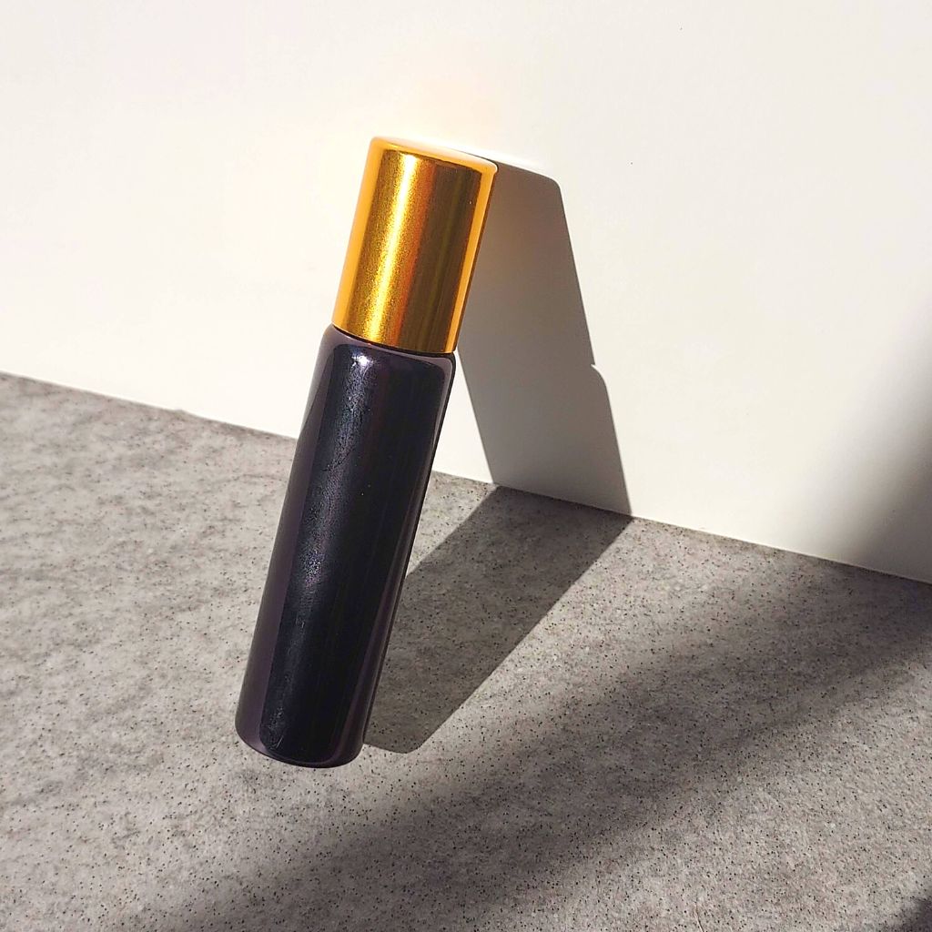 R5: Roller Ball - Glossy Black Glass with Gold Cap - 10ml - Ataliene Skincare Private Label