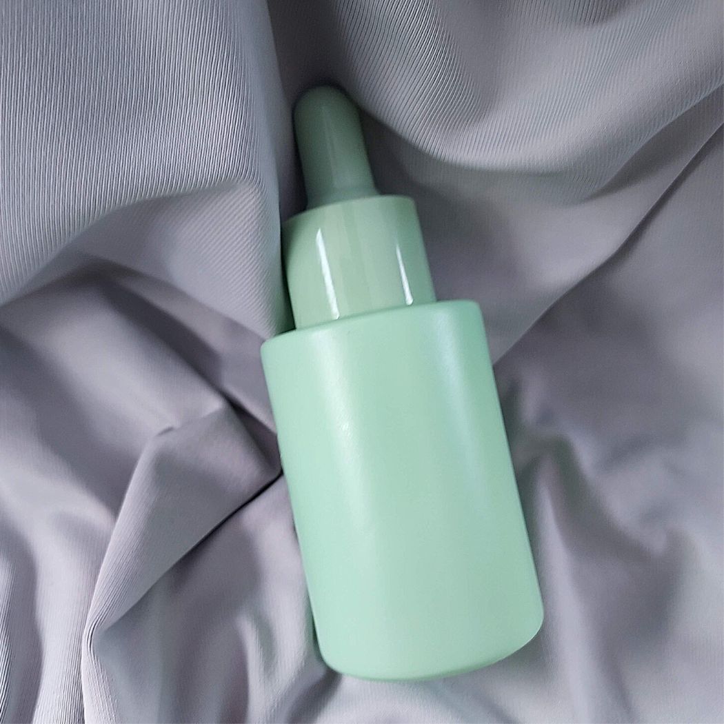 D14: Classic - Green Glass Bottle with Green Dropper - Ataliene Skincare Private Label